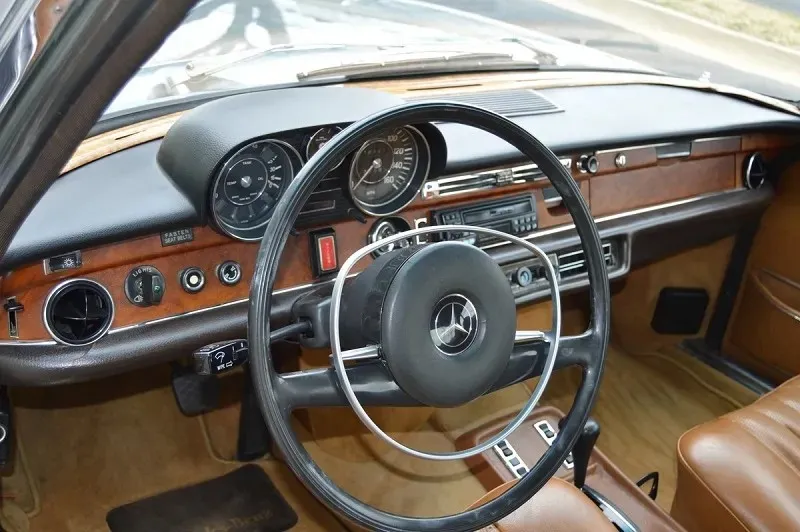 Mercedes-Benz 300SEL