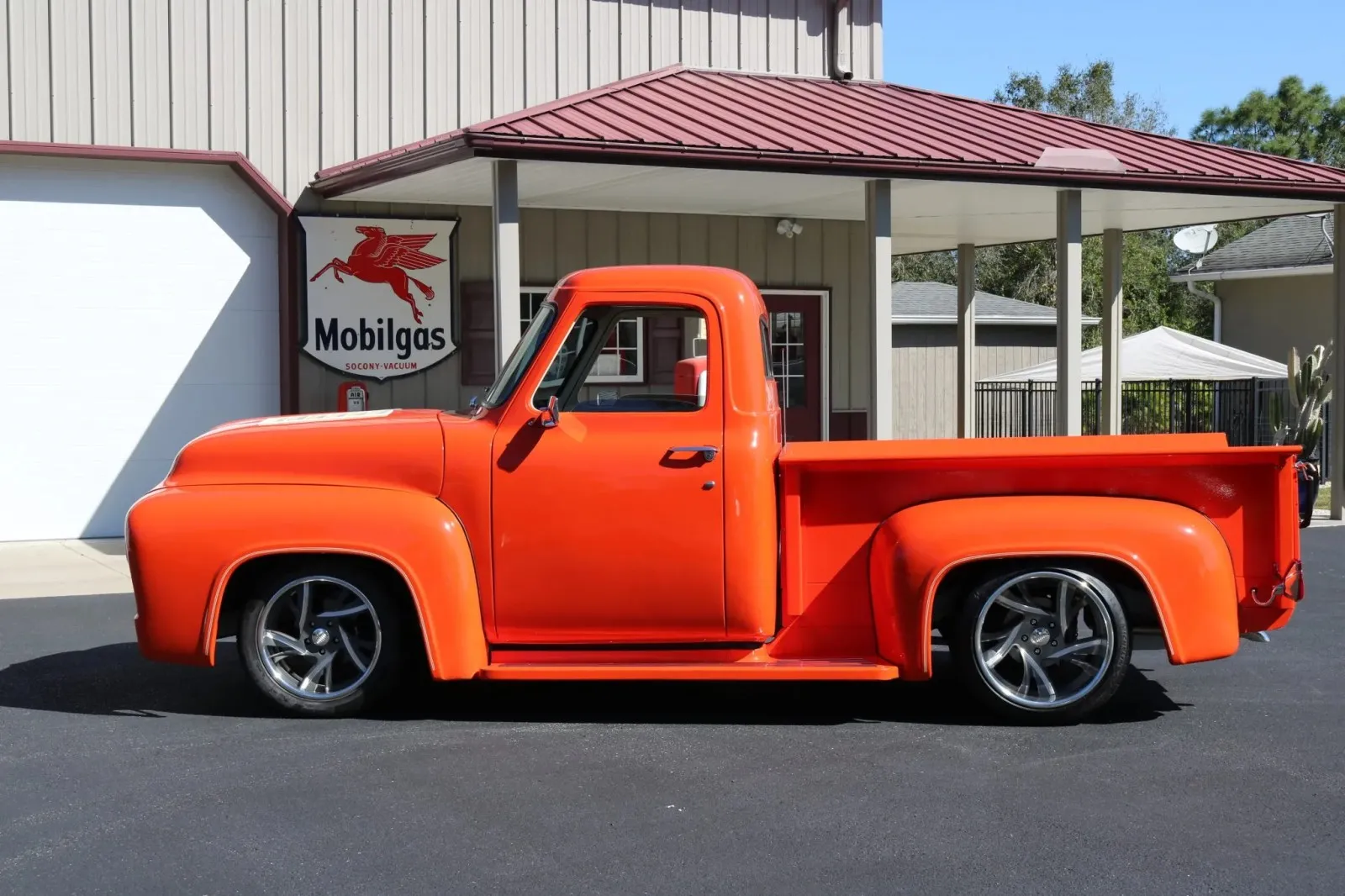 Ford F-100