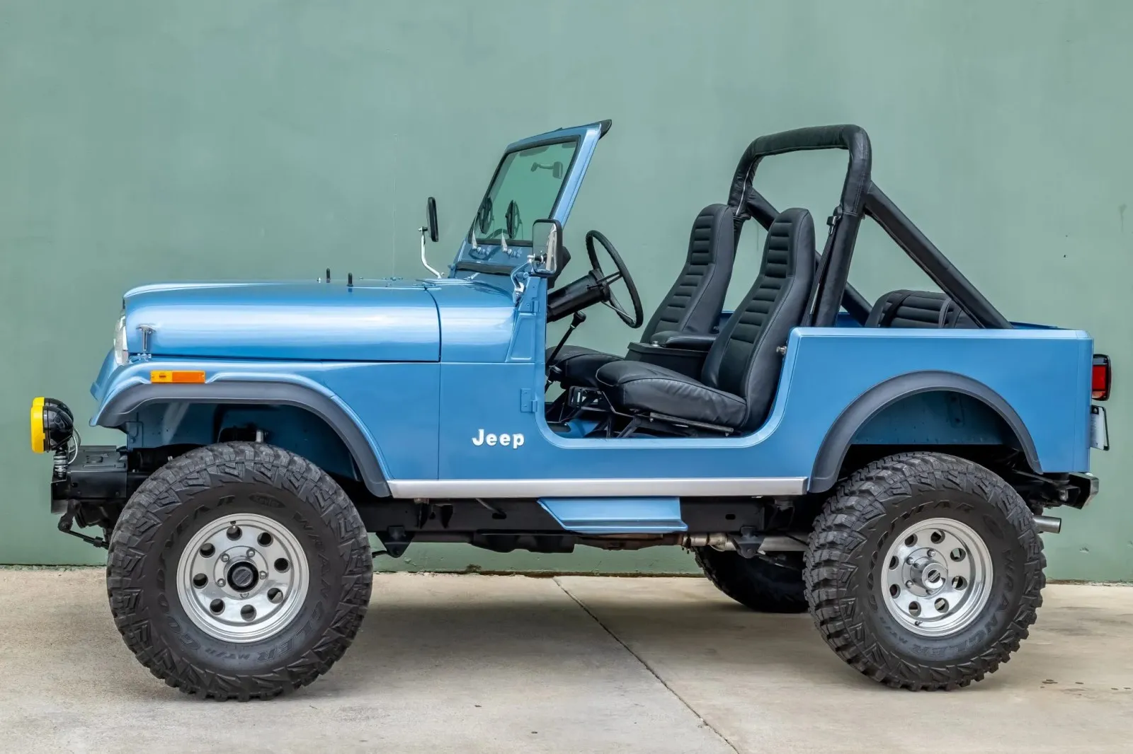 Jeep CJ-7