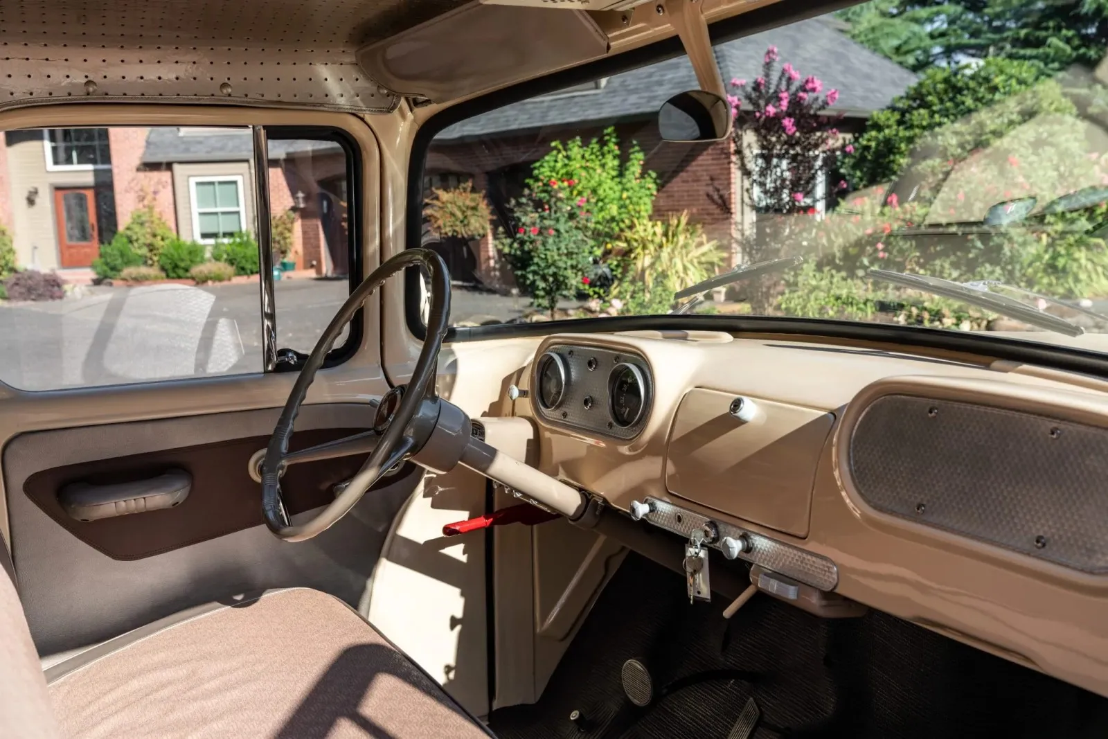 Dodge D100