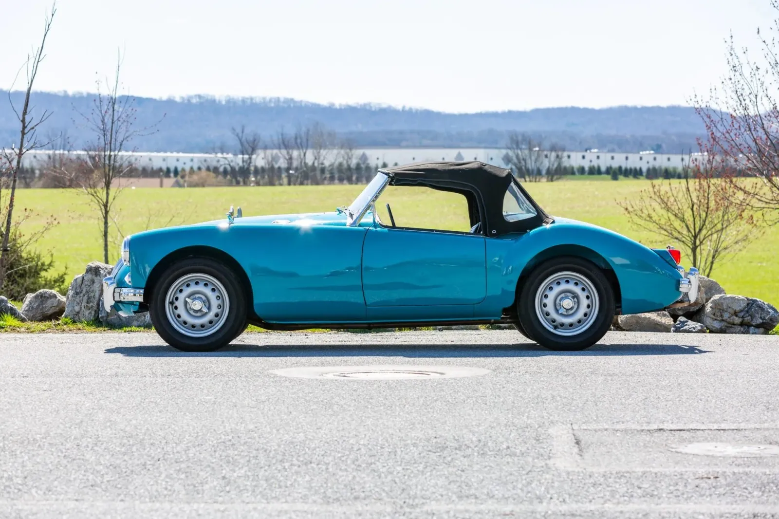MG MGA