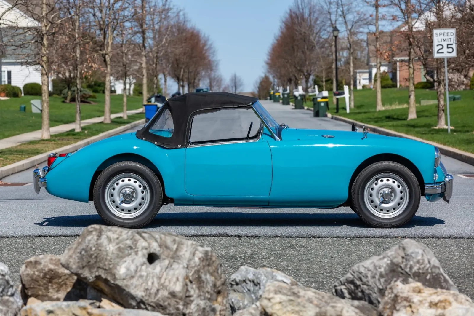 MG MGA