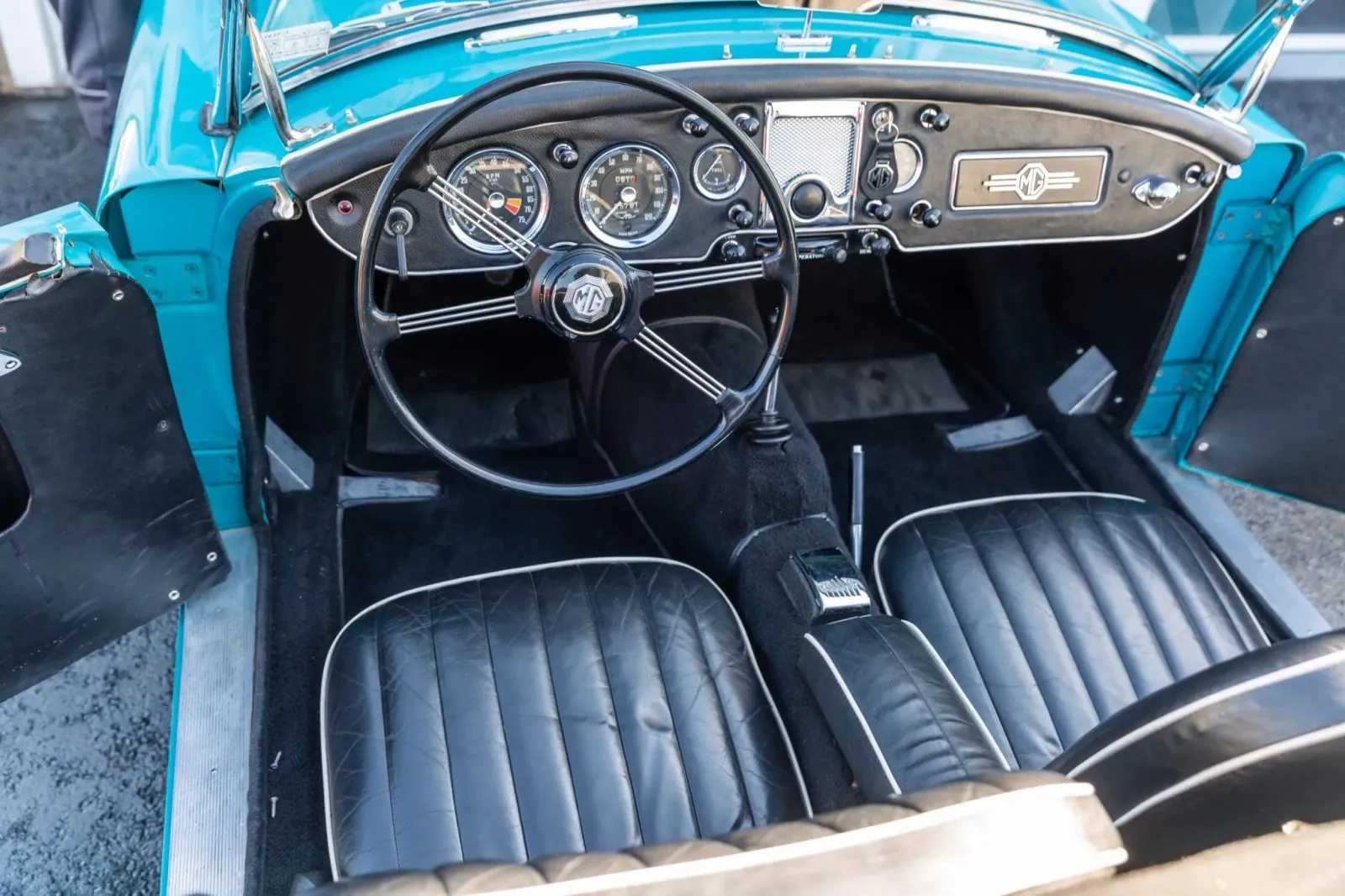MG MGA