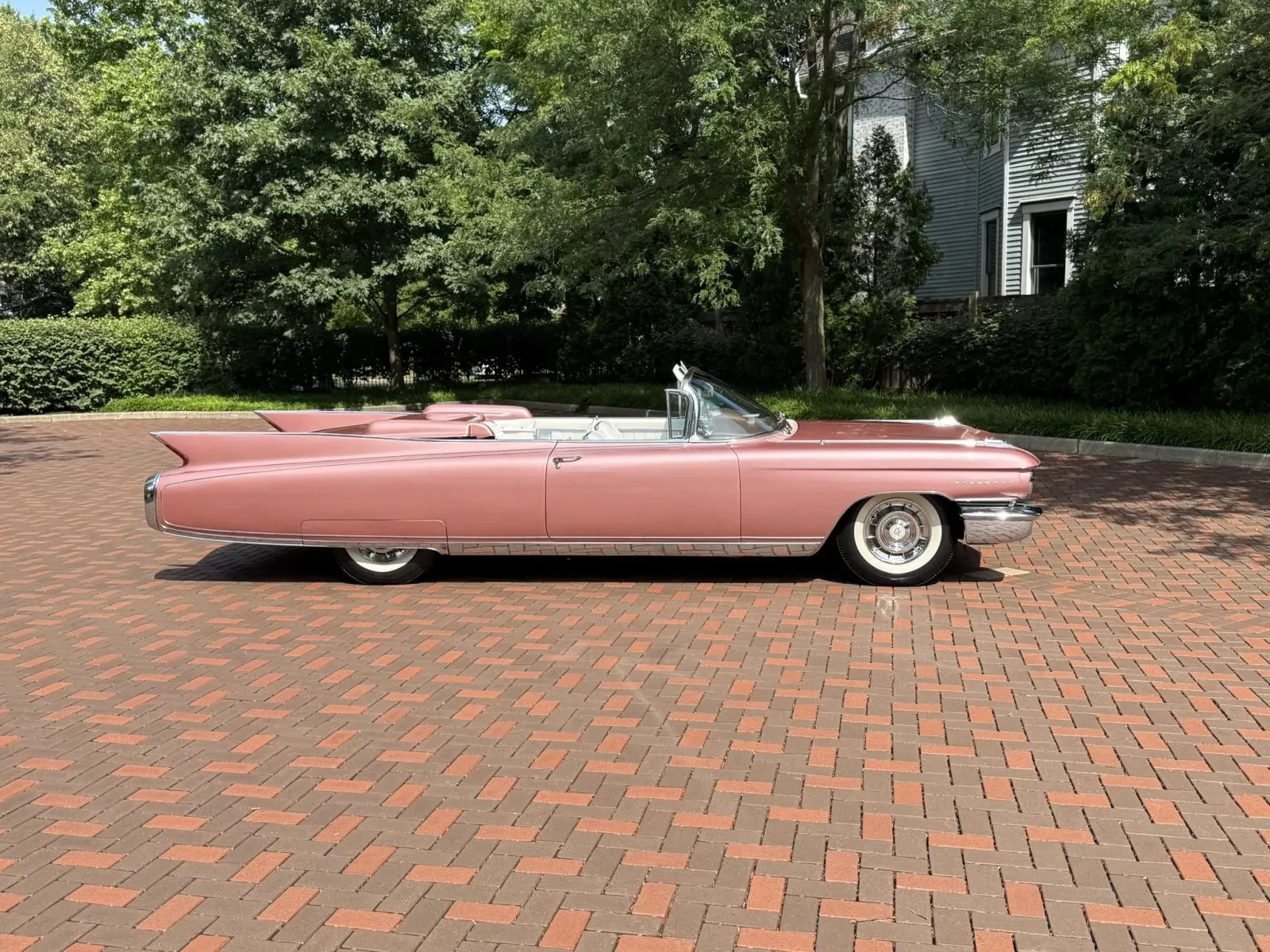 Cadillac Biarritz