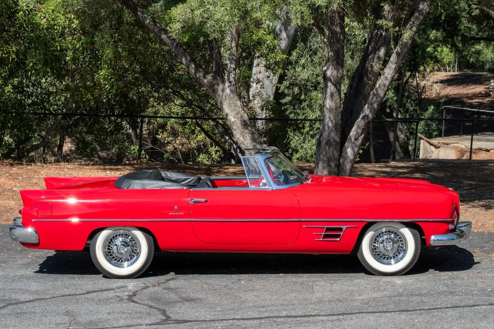 DUAL GHIA