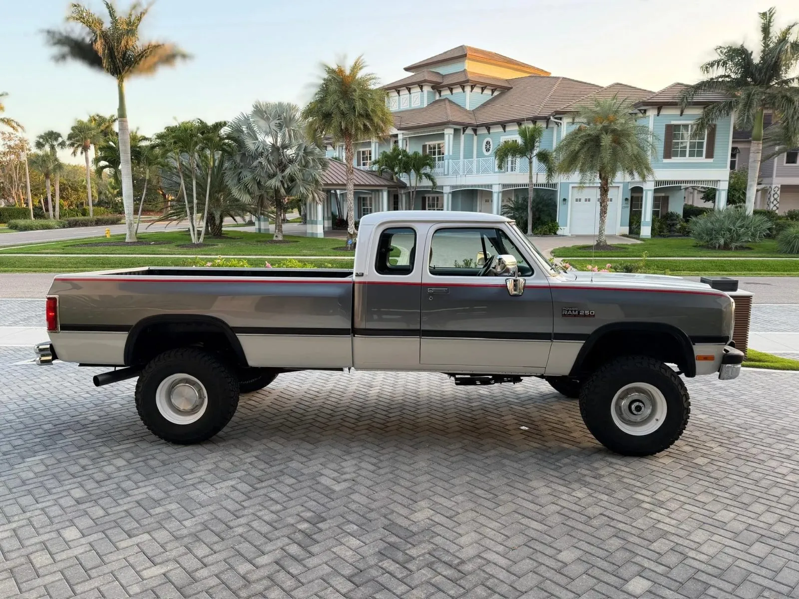 Dodge Ram D250