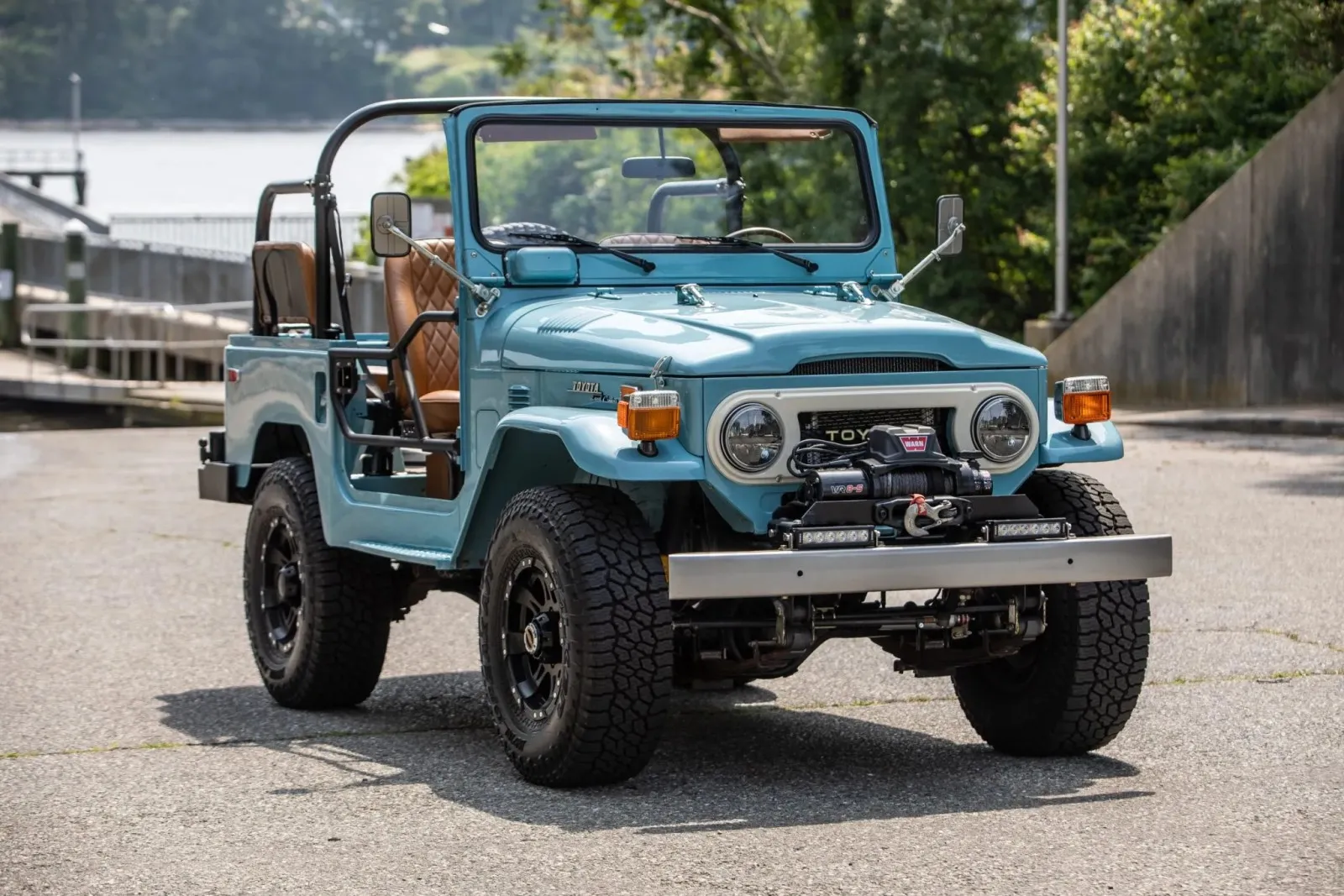 Toyota Land Cruiser FJ40