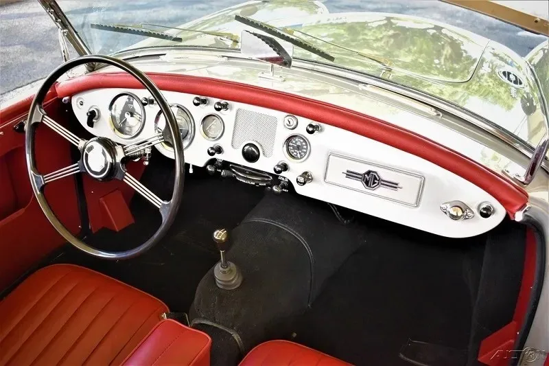 MG MGA