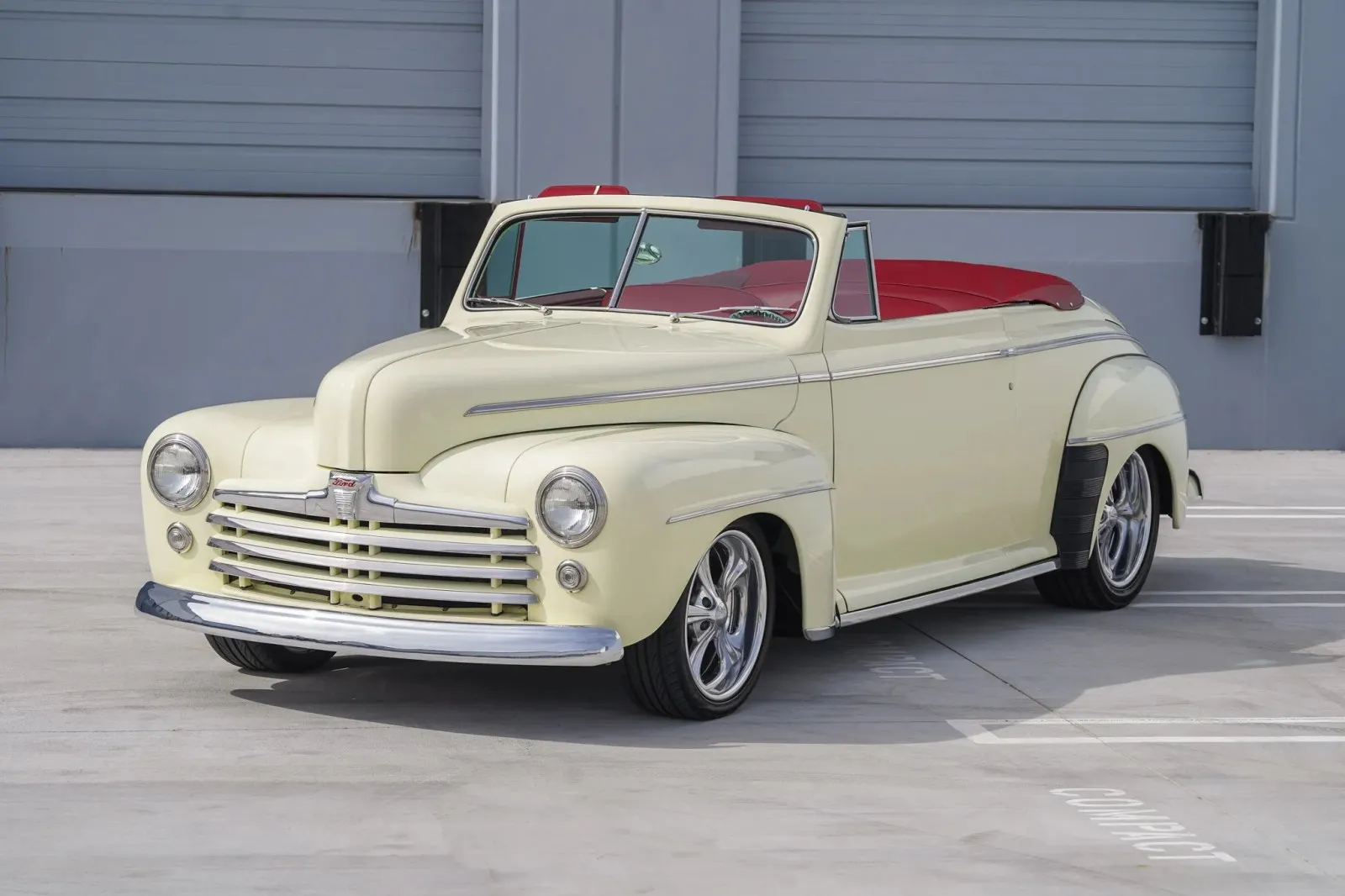 Ford Super Deluxe