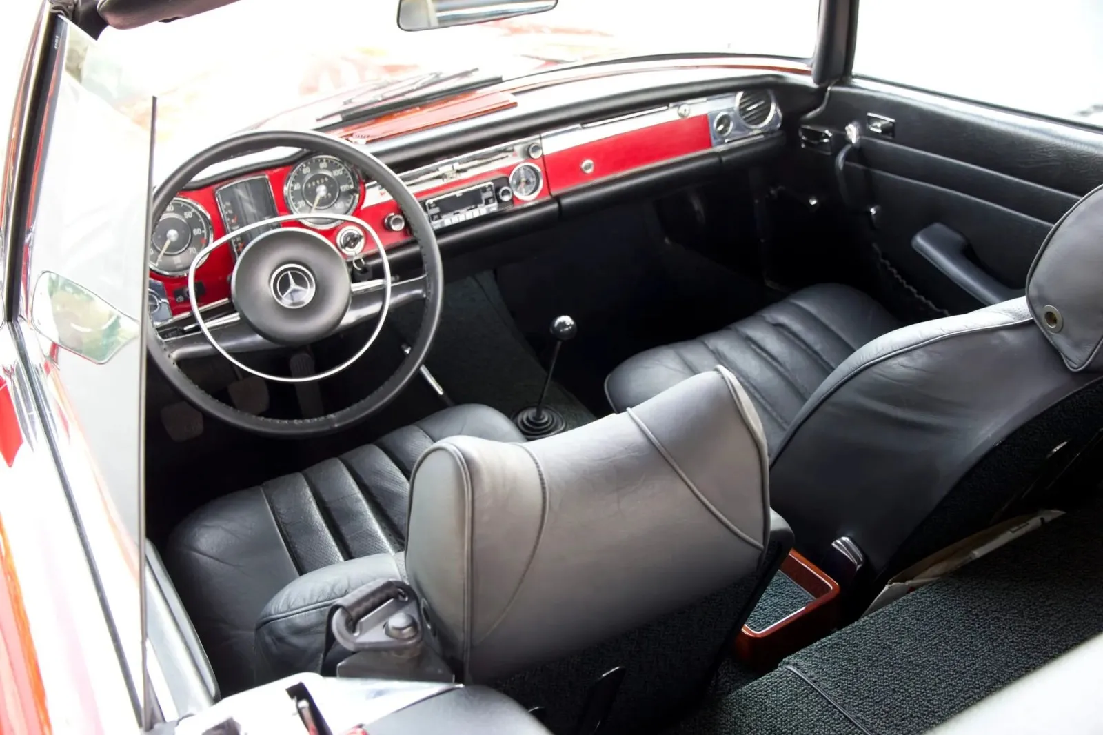 Mercedes-Benz 280SL