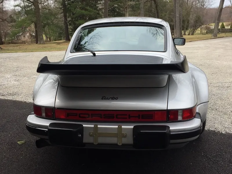 Porsche 930