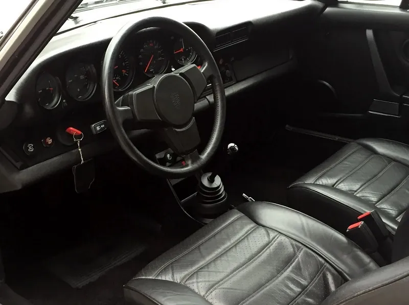 Porsche 930