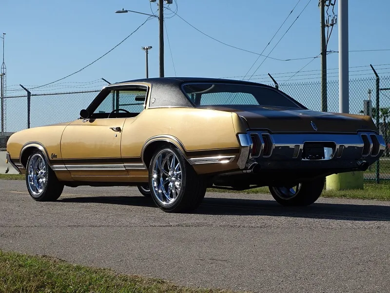 Oldsmobile Cutlass