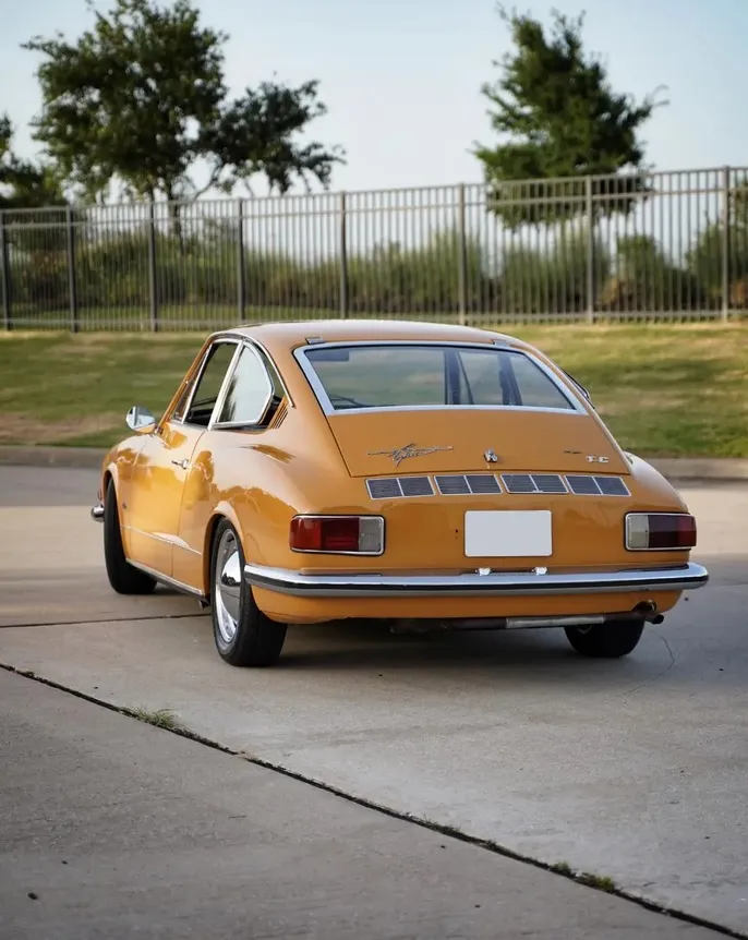 Volkswagen Karmann Ghia
