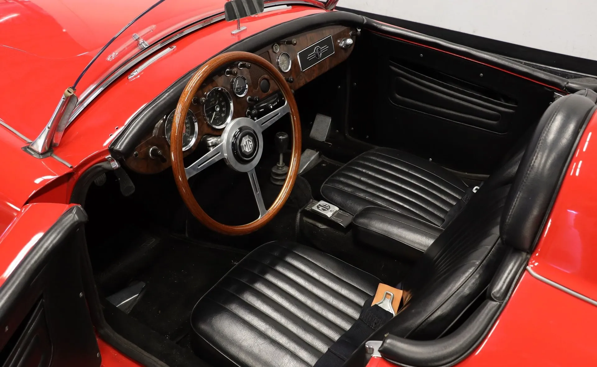MG MGA