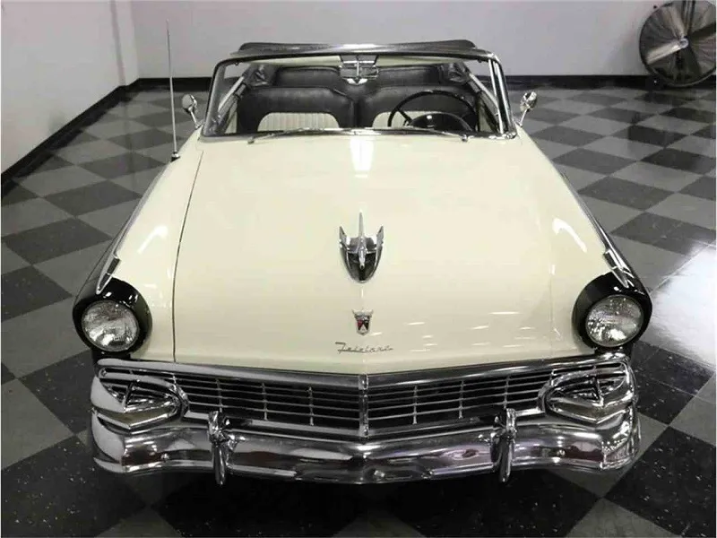 Ford Fairlane
