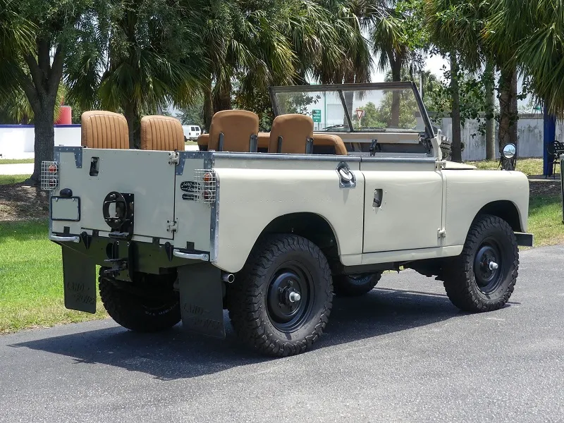 Land Rover Series IIA