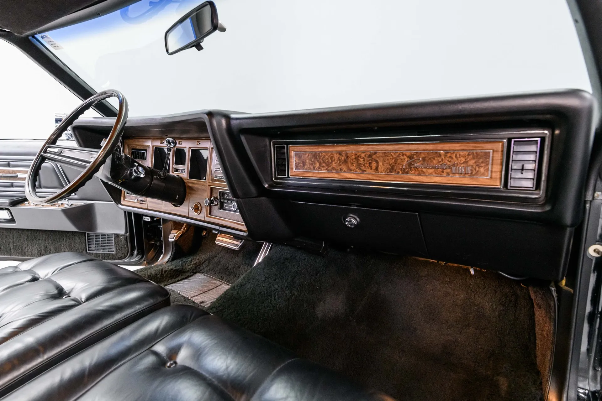 Lincoln Continental Mark IV