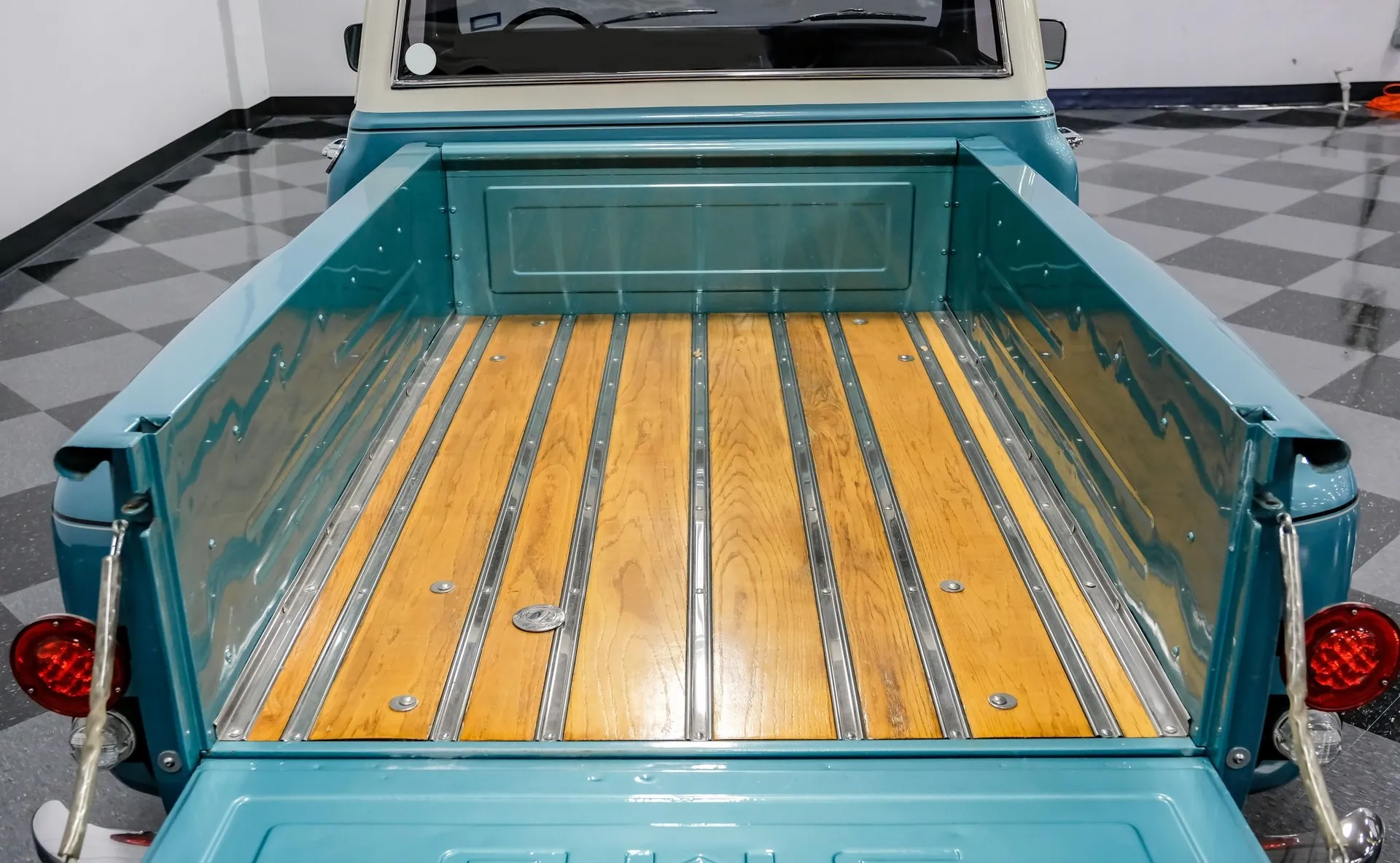 GMC C10