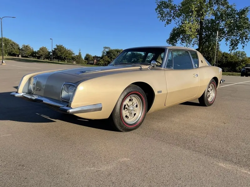 1964 Studebaker Avanti R2