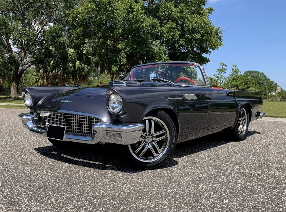Ford Thunderbird