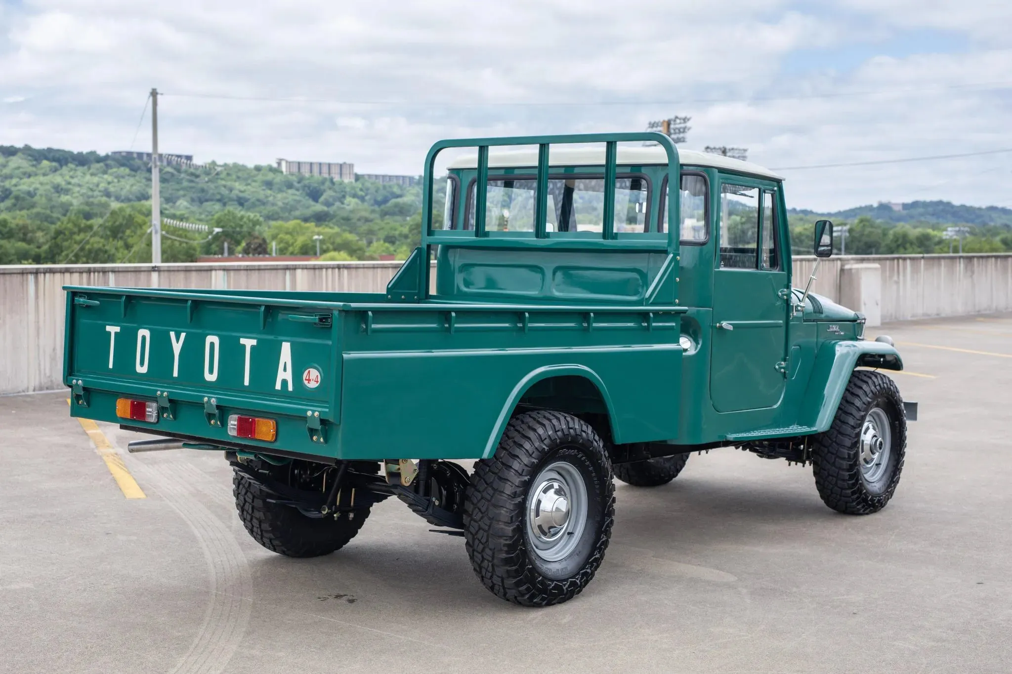 Toyota Land Cruiser FJ45