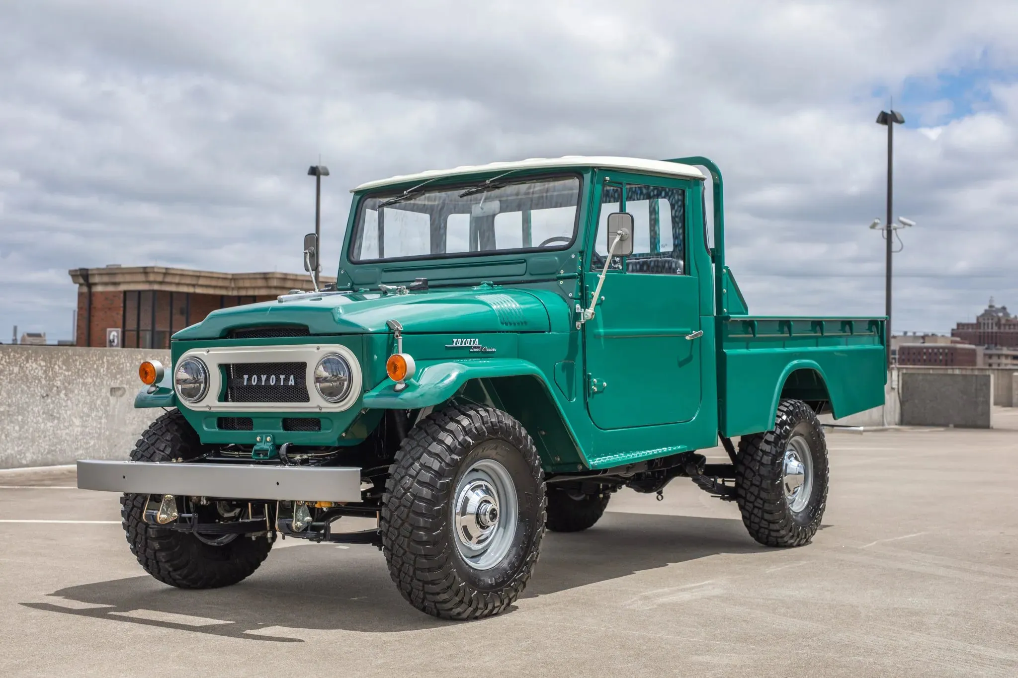 Toyota Land Cruiser FJ45