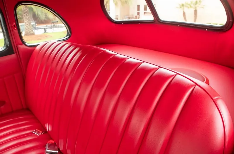 Ford Deluxe