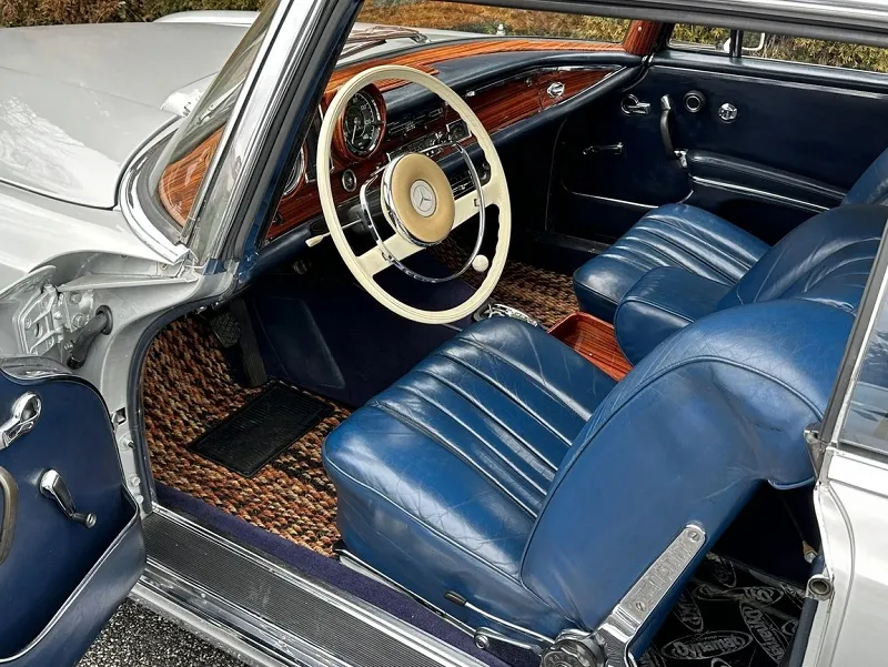 Mercedes-Benz 300SE