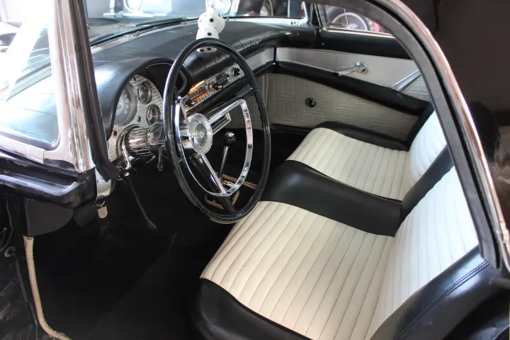 Ford Thunderbird