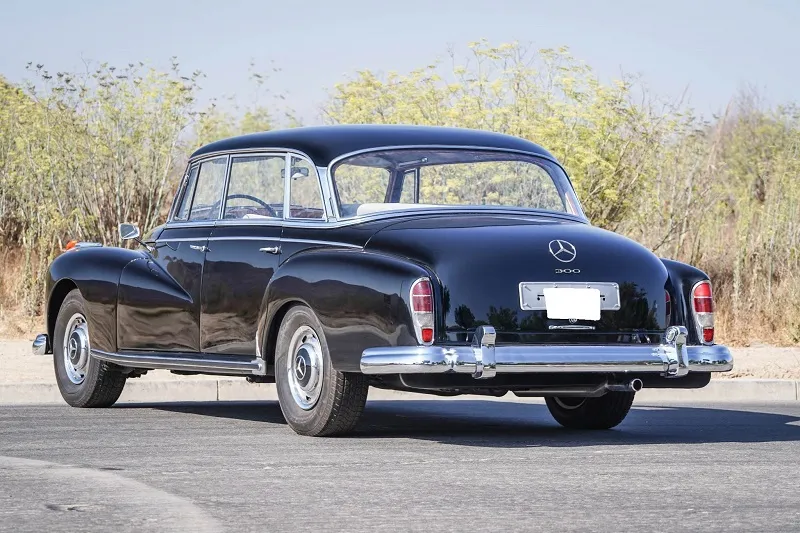 Mercedes-Benz 300D