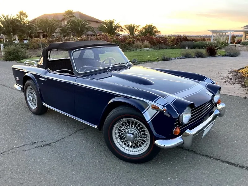 Triumph TR250