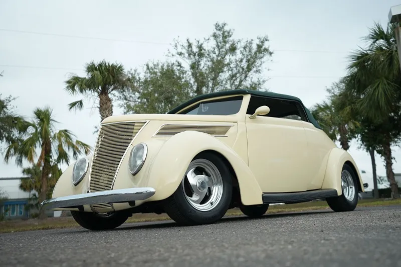 1937 Ford Cabriolet Street Rod