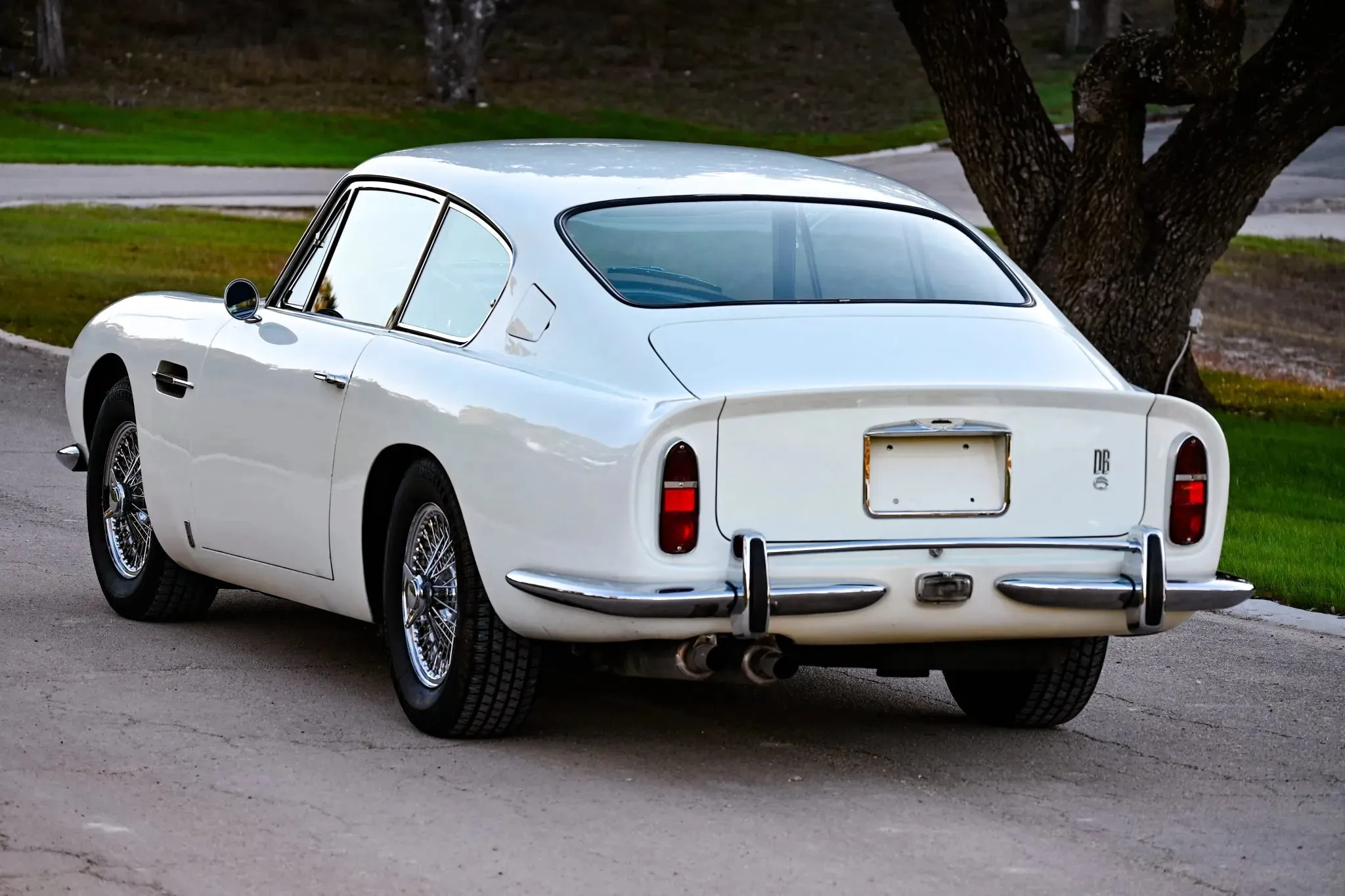 Aston Martin DB6