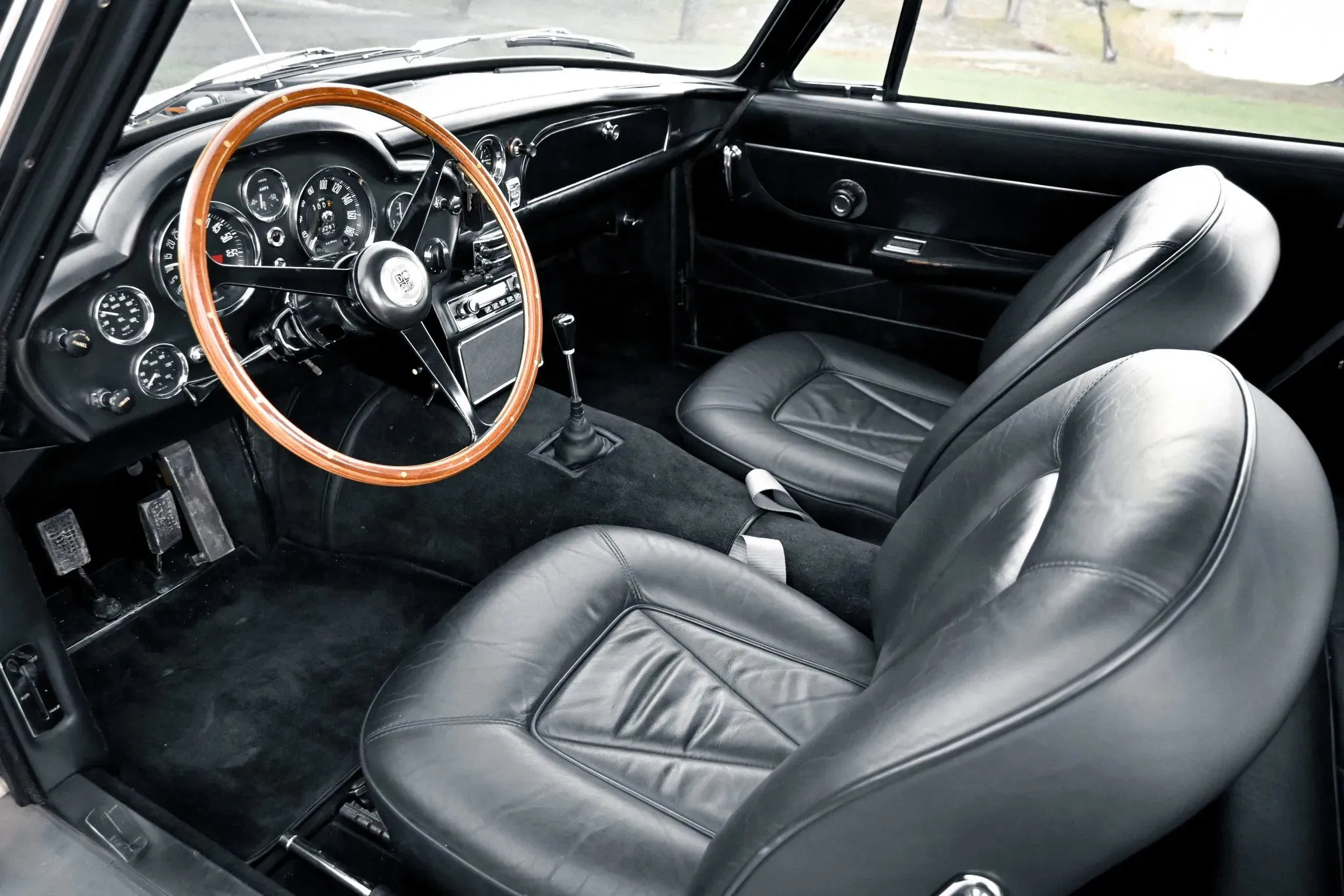 Aston Martin DB6