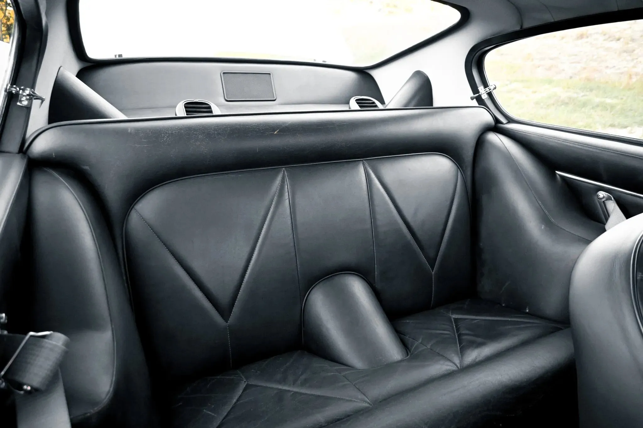 Aston Martin DB6