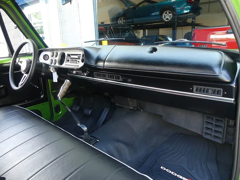 Dodge D100
