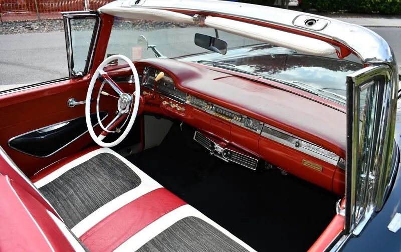 Ford Fairlane