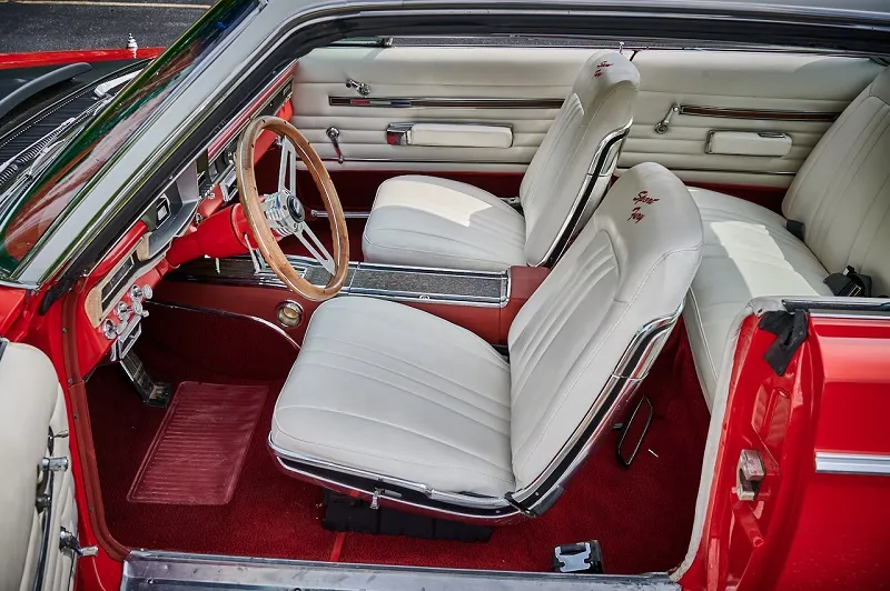 Plymouth Sport Fury