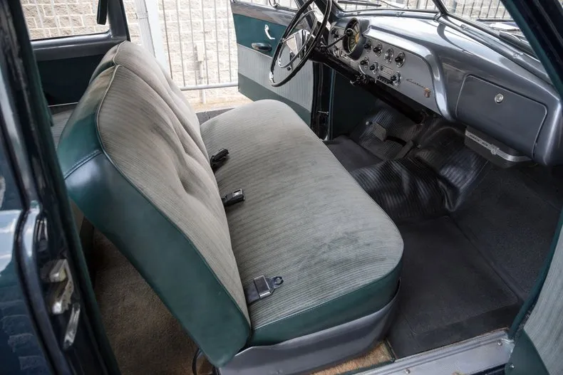 Ford Custom Deluxe