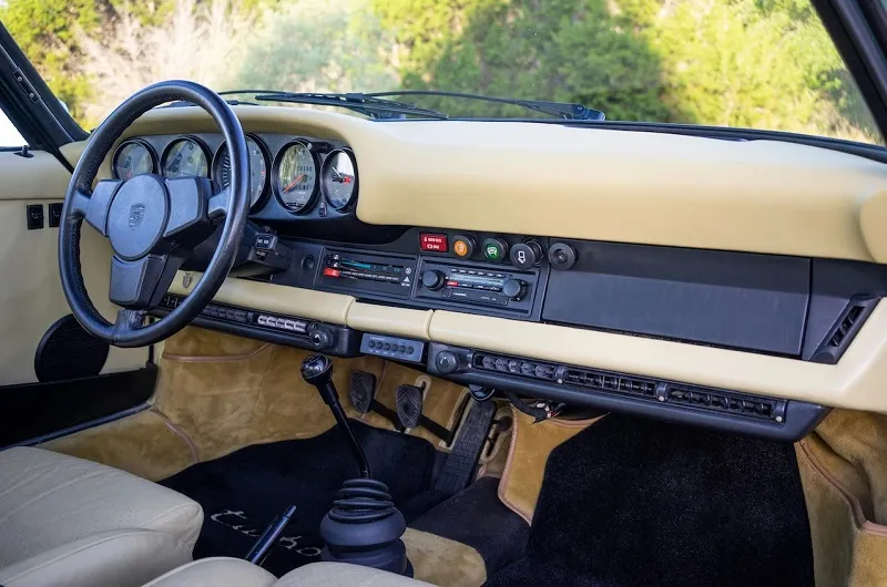 Porsche 930
