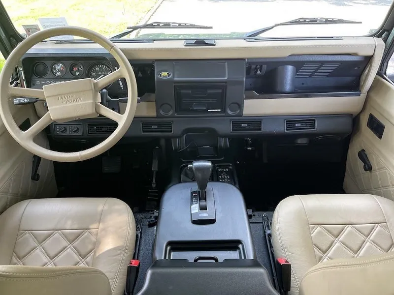 Land Rover Defender