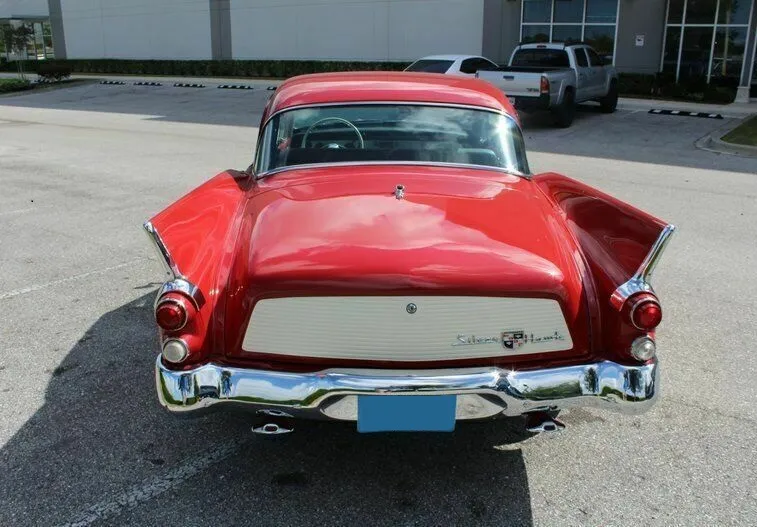 Studebaker Silver hawk
