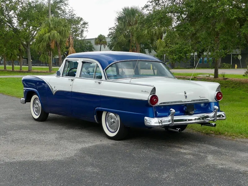 Ford Fairlane