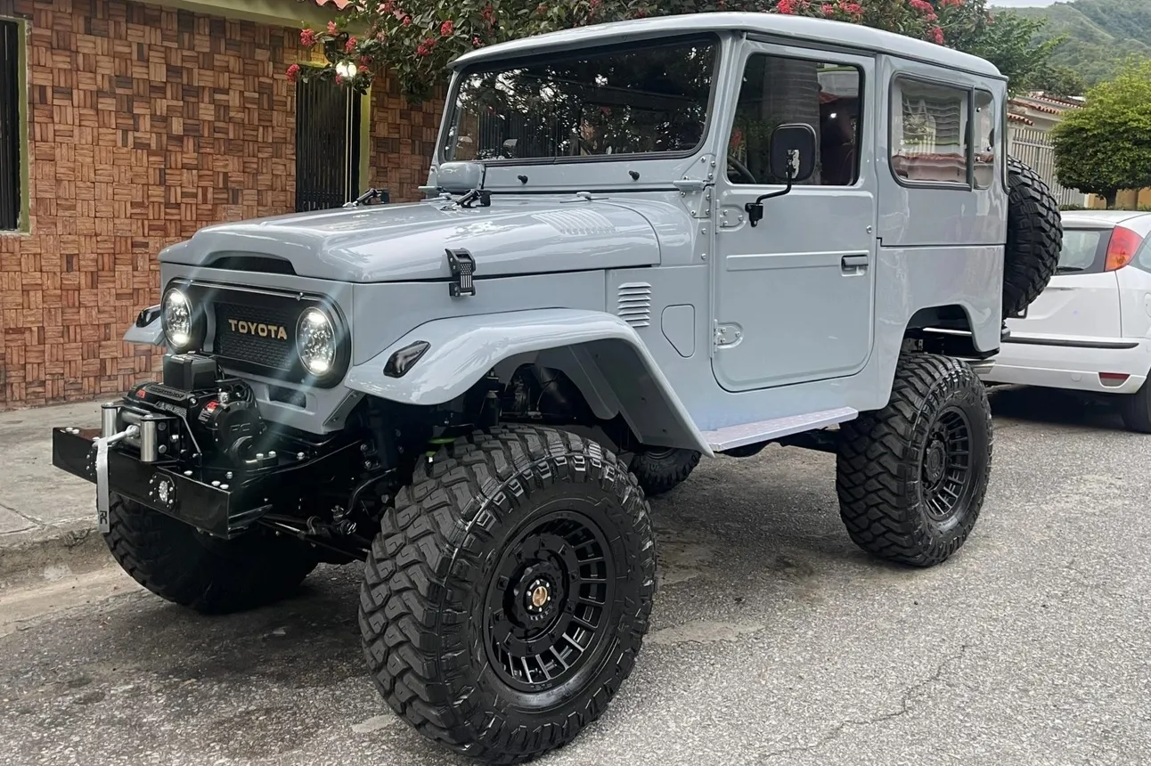 Toyota Land Cruiser FJ40
