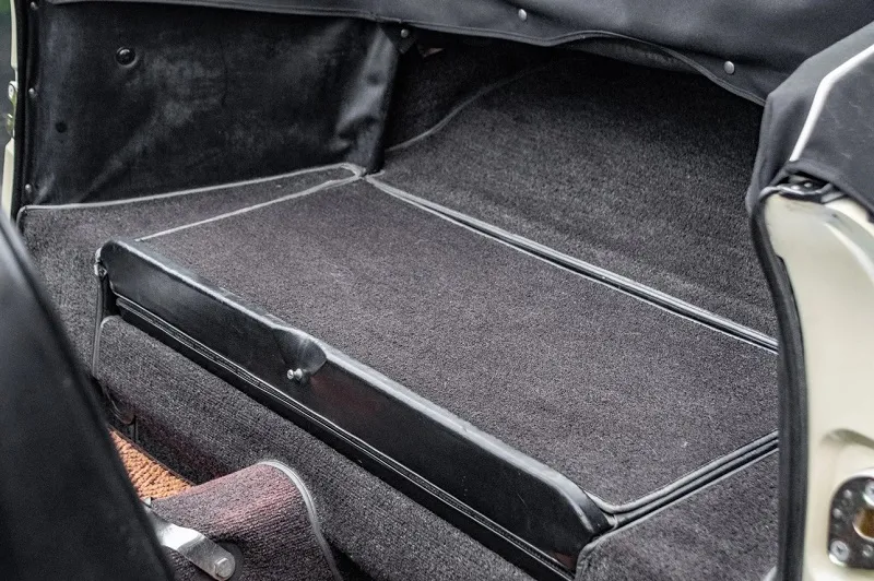 Volkswagen Karmann Ghia