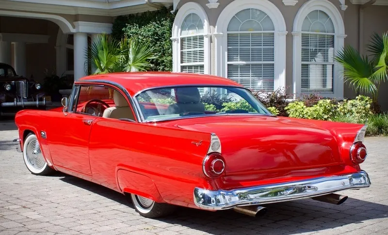 Ford Crown Victoria