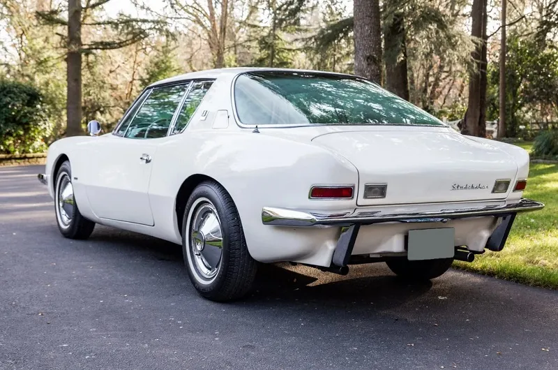Studebaker Avanti