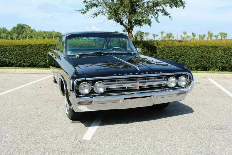 Oldsmobile Ninety-Eight