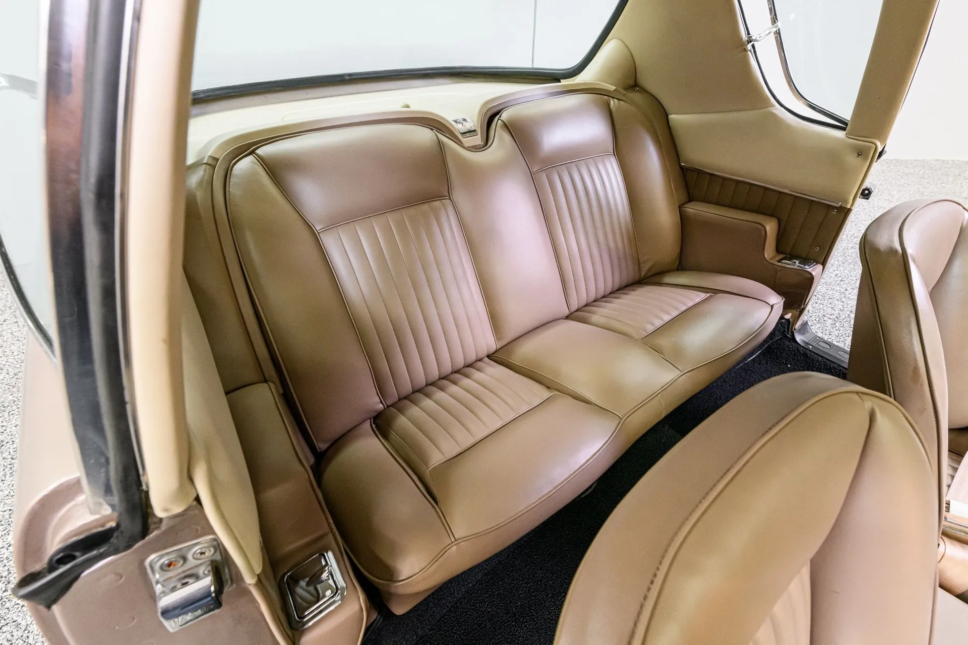 Studebaker Avanti